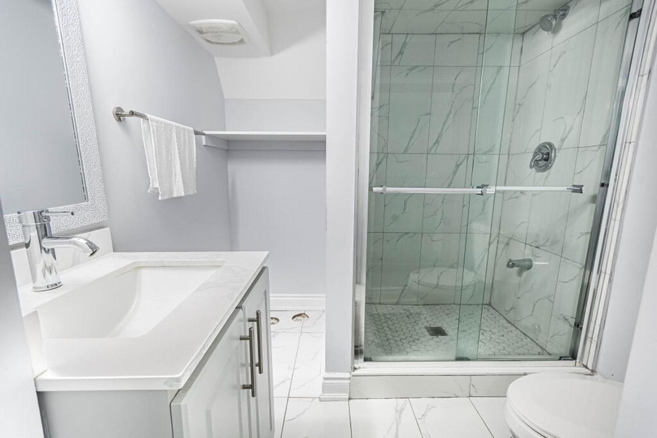 Garden 2 Bedroom Apt - Free Parking Wifi Laundry Workstation Brampton Exterior foto